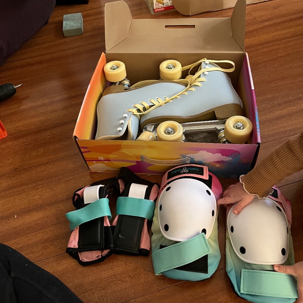 Impala Roller Skates with pads